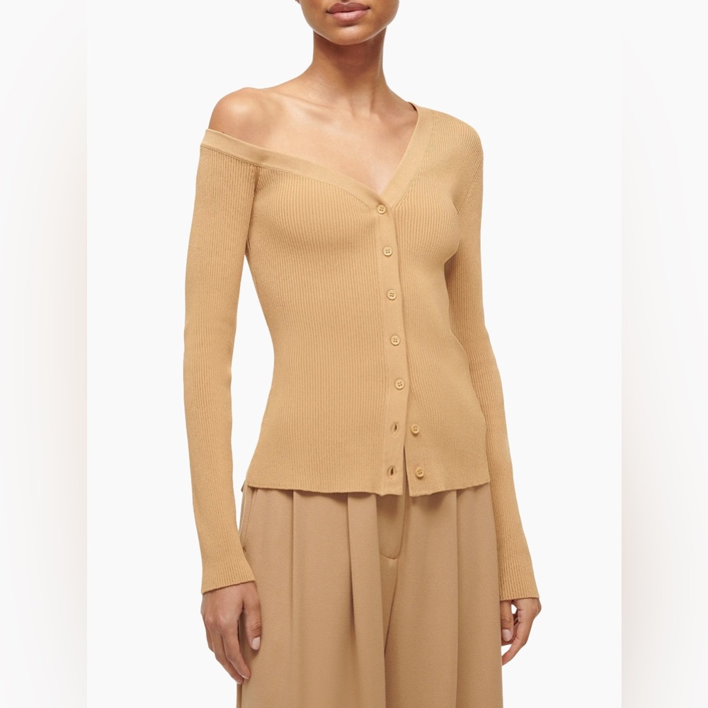STAUD Craftsman Rib-Knit One-Shoulder Cardigan in Camel